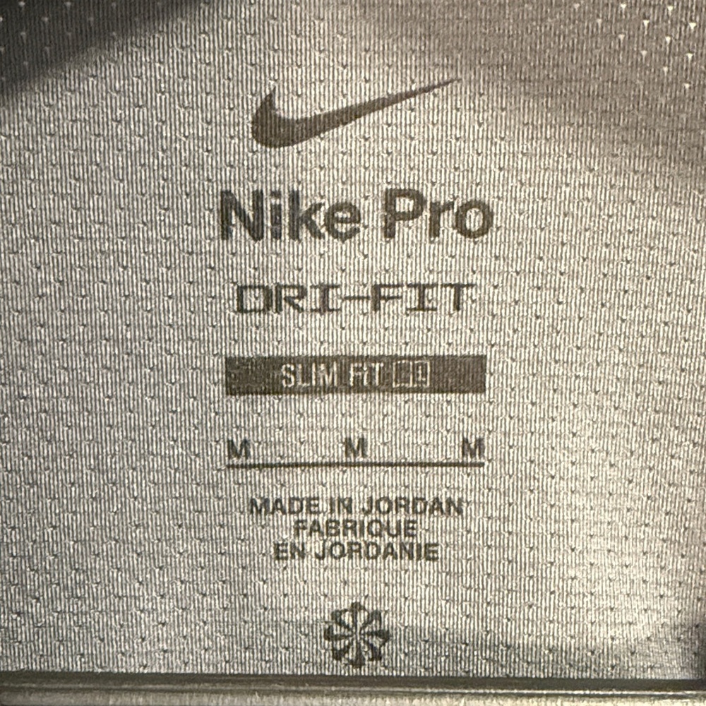 Nike Men's Dark Gray Long Sleeve Tee - Picture 2 of 3